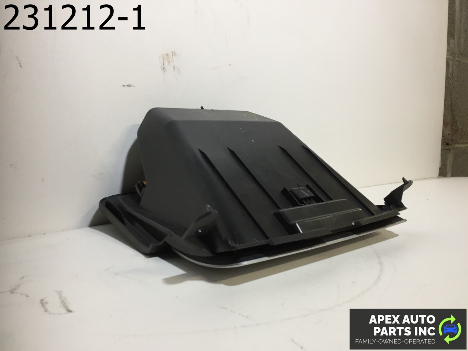 OEM Dodge Journey 2009 Mounted Navigation Display Screen 05064339AE - Image 6