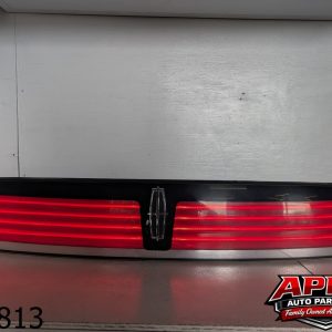 OEM 2010 Lincoln MKX 3.5L Center Tail Light Tail Light Panel Brake Light