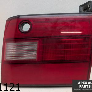 OEM 1996 Lexus LS400 4.0L PASSENGER RIGHT SIDE TRUNK MOUNTED INNER TAIL LIGHT