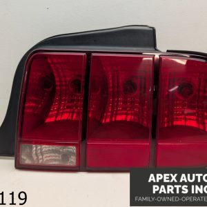 OEM 2006 Ford Mustang 4.0L Tail Light Assembly Passenger