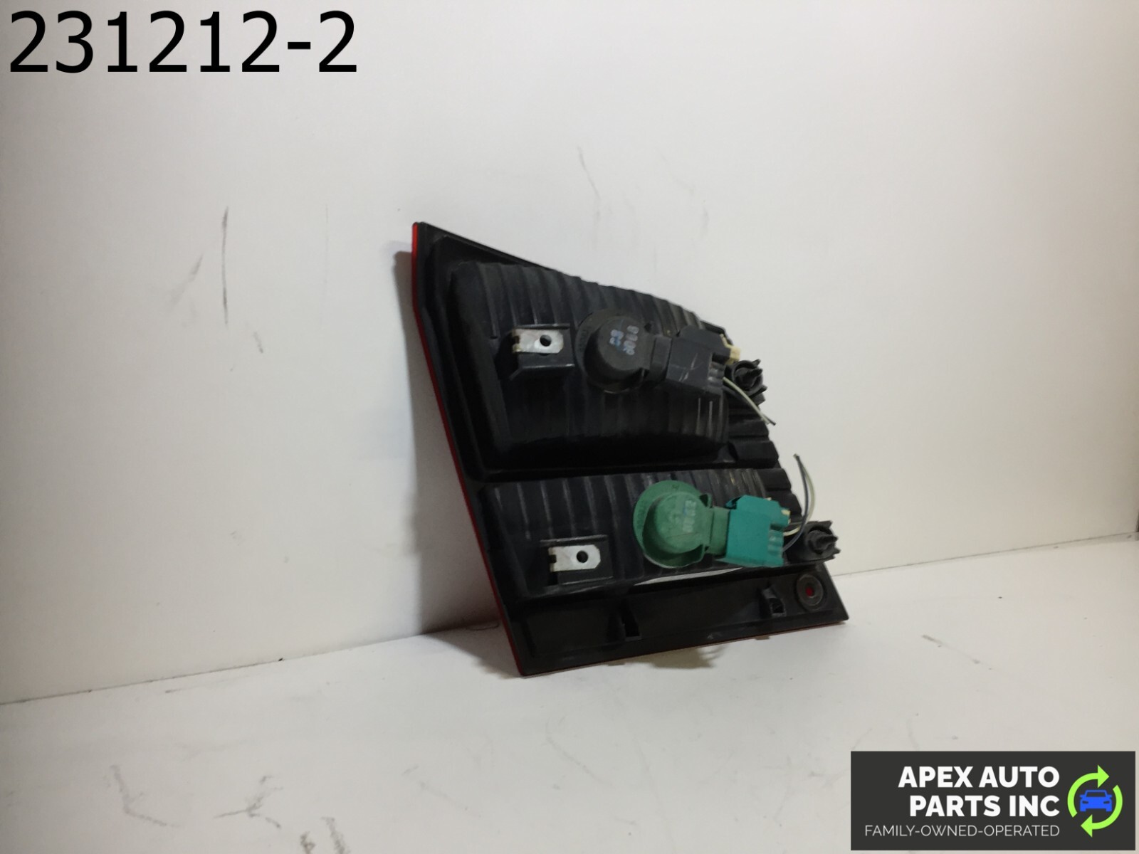 OEM Dodge Journey 2009 Halogen Inner Tail Light Right Passenger - Image 5