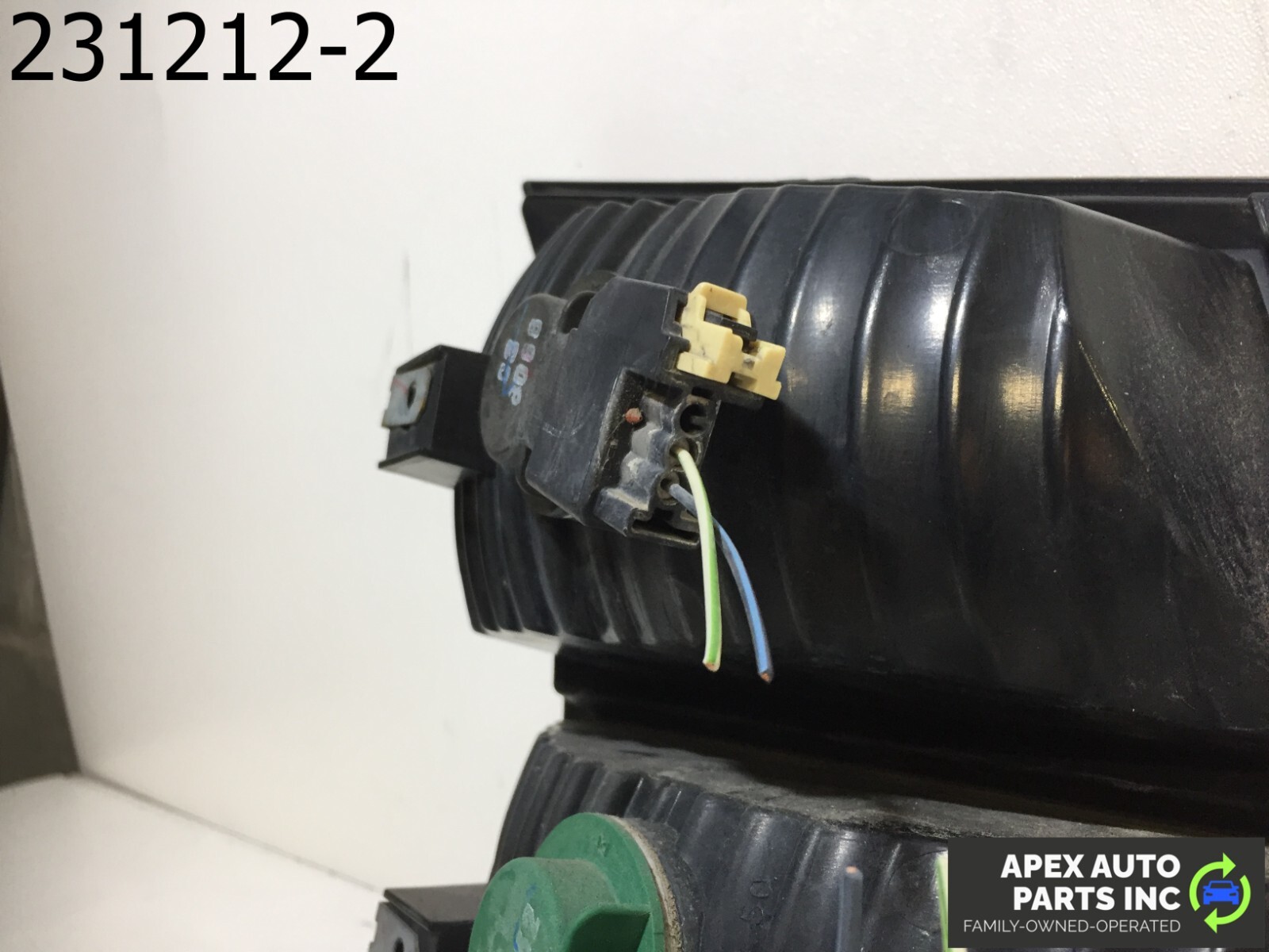 OEM Dodge Journey 2009 Halogen Inner Tail Light Right Passenger - Image 7