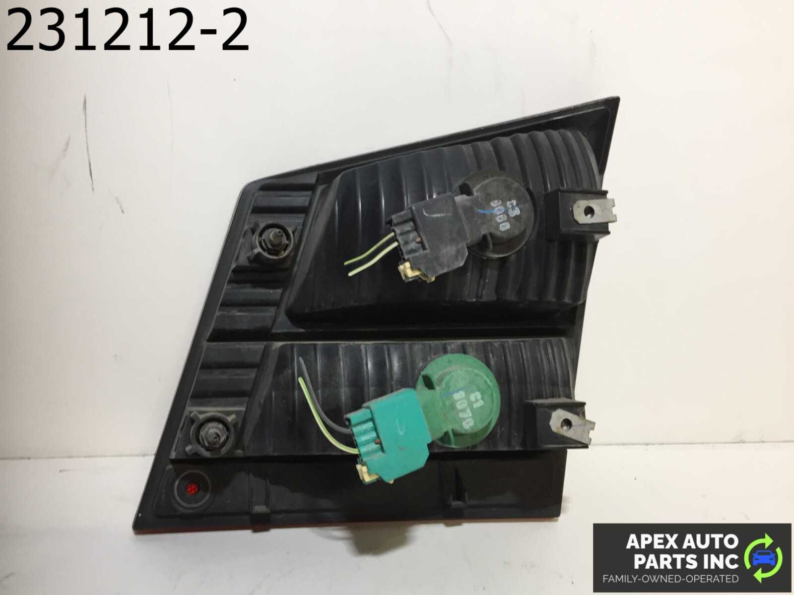 OEM Dodge Journey 2009 Halogen Inner Tail Light Left Driver - Image 4