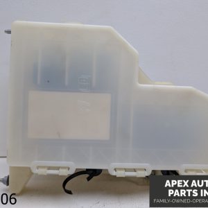 OEM 2011-2012 Land Rover LR2 3.2L Rear Cargo Fuse Box