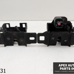 OEM 2008-2012 Land Rover LR2 3.2L LEFT SIDE HOOD BONNET LOCK LATCH