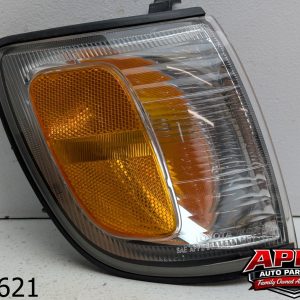OEM 2002 Toyota 4Runner 3.4L Passenger Corner/Park Light Park Lamp-turn Signal