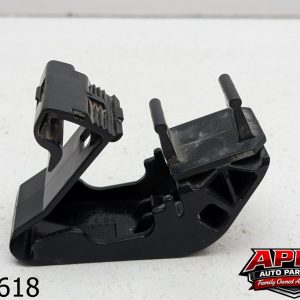OEM 2001 BMW 740i 740iL 4.4L Upper Radiator Bracket Clamp