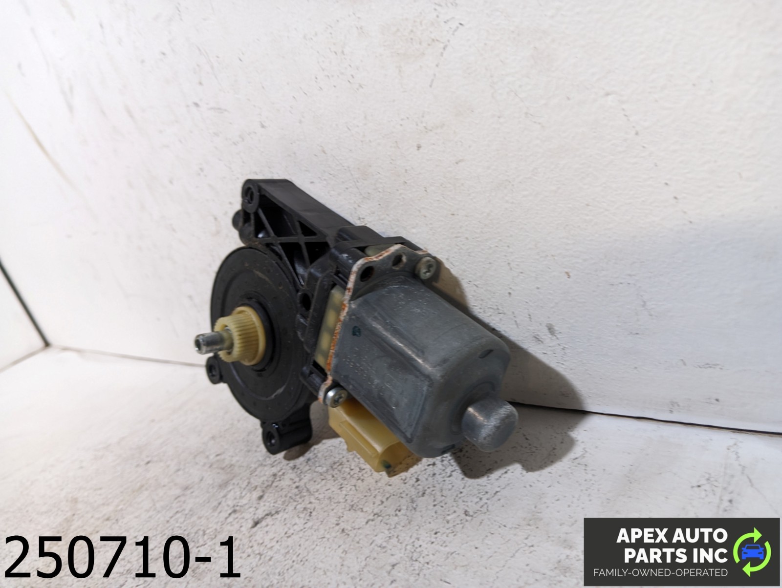 OEM 2010-2015 GMC Terrain 2.4L Front Left Door Power Window Motor - Image 2