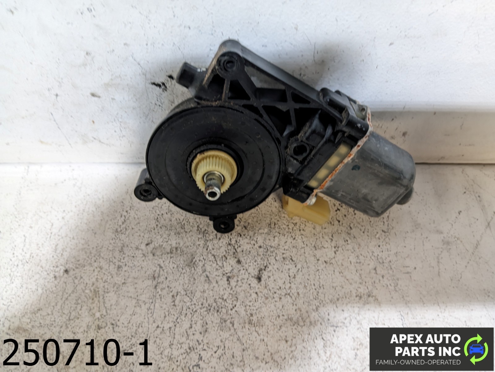 OEM 2010-2015 GMC Terrain 2.4L Front Left Door Power Window Motor - Image 4