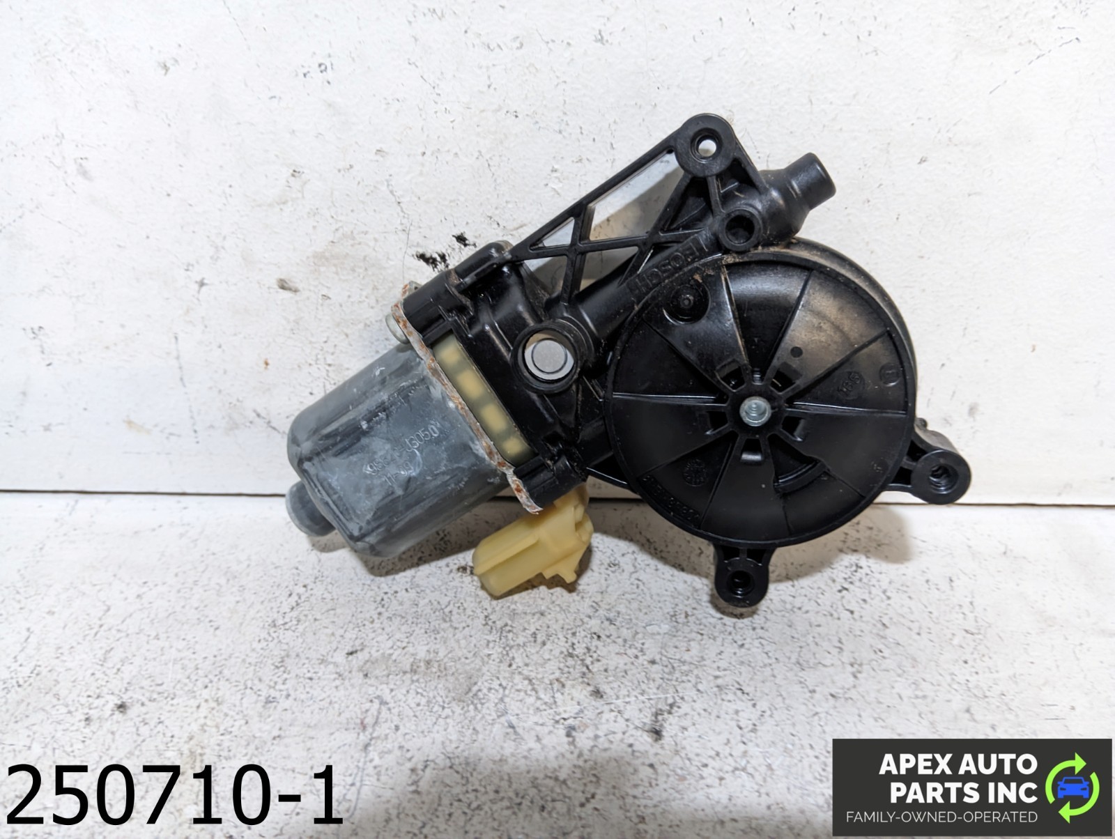 OEM 2010-2015 GMC Terrain 2.4L Front Left Door Power Window Motor - Image 5