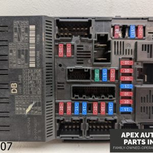 OEM 2013-2016 Nissan Pathfinder 3.5L Fuse Box Power Supply Module