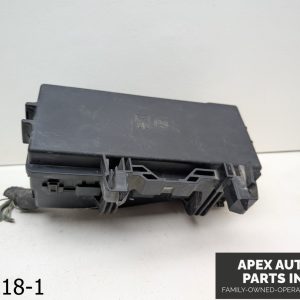 OEM 2010-2012 Ford Taurus 3.5L Fuse Box Engine