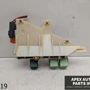 OEM 2002-2003 BMW 530i 3.0L RELAY FUSE BOX ASSEMBLY 8371884