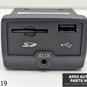 OEM 2014-2017 Fiat 500L 1.4L AUX USB block adapter hub SD Memory