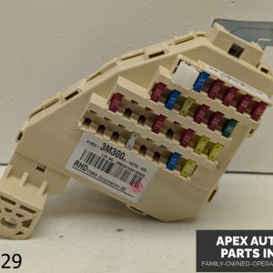 OEM 2009-2011 Hyundai Genesis 3.8L RIGHT RH SIDE DASH CABIN FUSE BOX RELAY