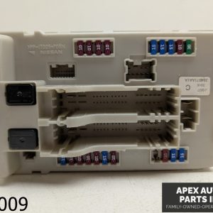OEM 2012 Nissan Murano 3.5L Engine Fuse Box