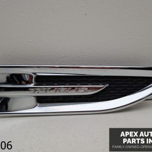 OEM 2010-2012 Ford Taurus Front RH Right Passenger Fender Chrome Emblem Trim