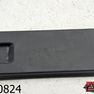 OEM 2010 Mercedes R350 3.5L Fuse box cover