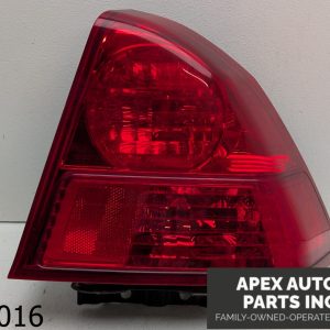 OEM 2004-2005 Honda Civic Hybrid 1.3L REAR RIGHT TAIL LAMP QUARTER