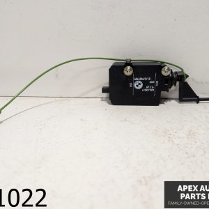 OEM 2005 BMW 745i 4.4L FUEL DOOR RELEASE LOCK ACTUATOR MOTOR