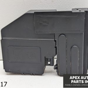 OEM 2013-2016 Lincoln MKZ Hybrid 2.5L LEFT FRONT FUSE BOX JUNCTION BOX