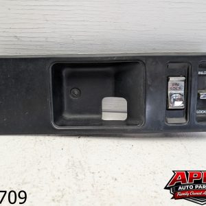 OEM 1991 Chevrolet Caprice 5.0L Right Passenger Door Handle Trim