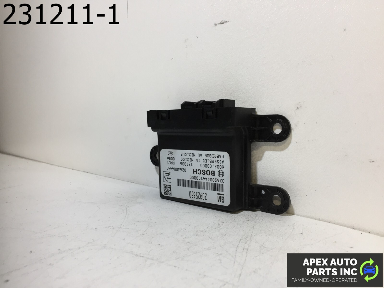 OEM GMC Terrain 2014 ECM REAR PARKING ASSIST OPT UD7 - Image 3