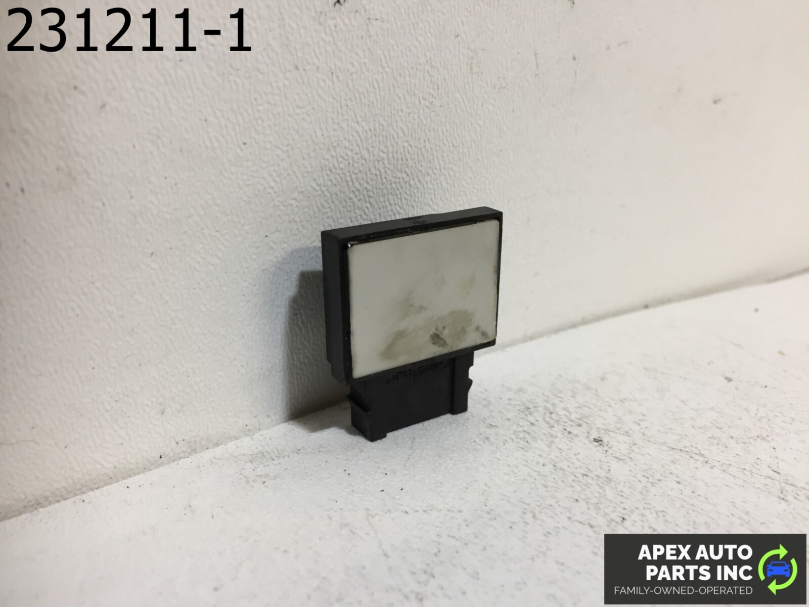 OEM GMC Terrain 2014 Humidity Windshield Temperature Sensor 013231068 - Image 5