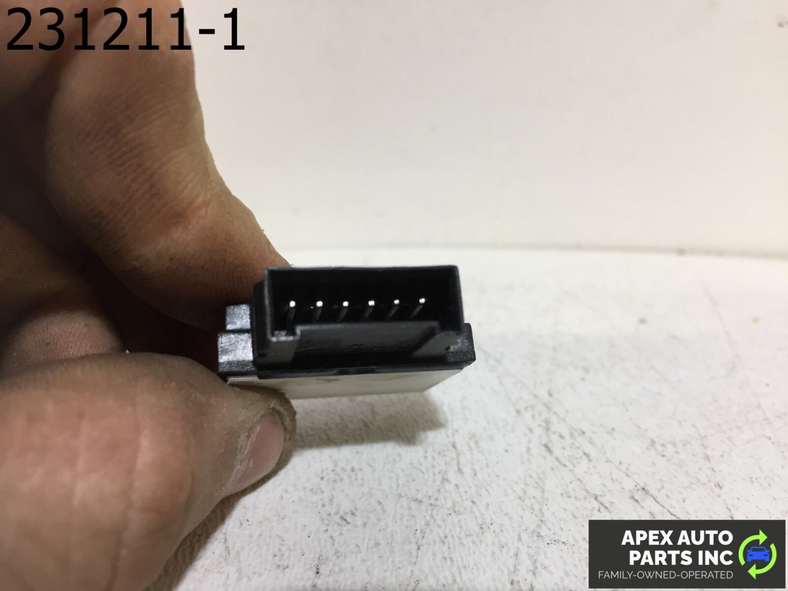 OEM GMC Terrain 2014 Humidity Windshield Temperature Sensor 013231068 - Image 7