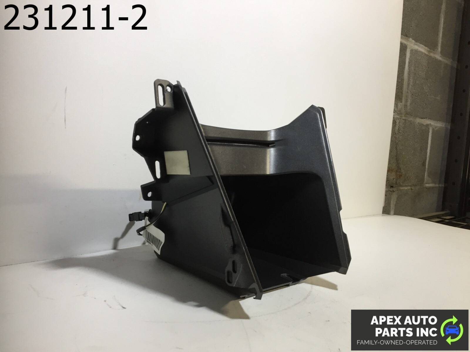OEM GMC Terrain 2014 CENTER LOWER DASH STORAGE COMPARTMENT BOX TRAY BIN 20839830 - Image 2