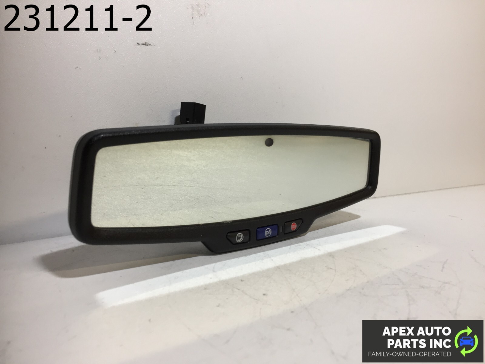 OEM GMC Terrain 2014 Rear View Mirror OnStar - Image 2