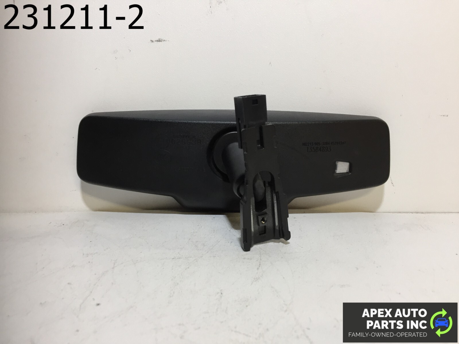 OEM GMC Terrain 2014 Rear View Mirror OnStar - Image 4