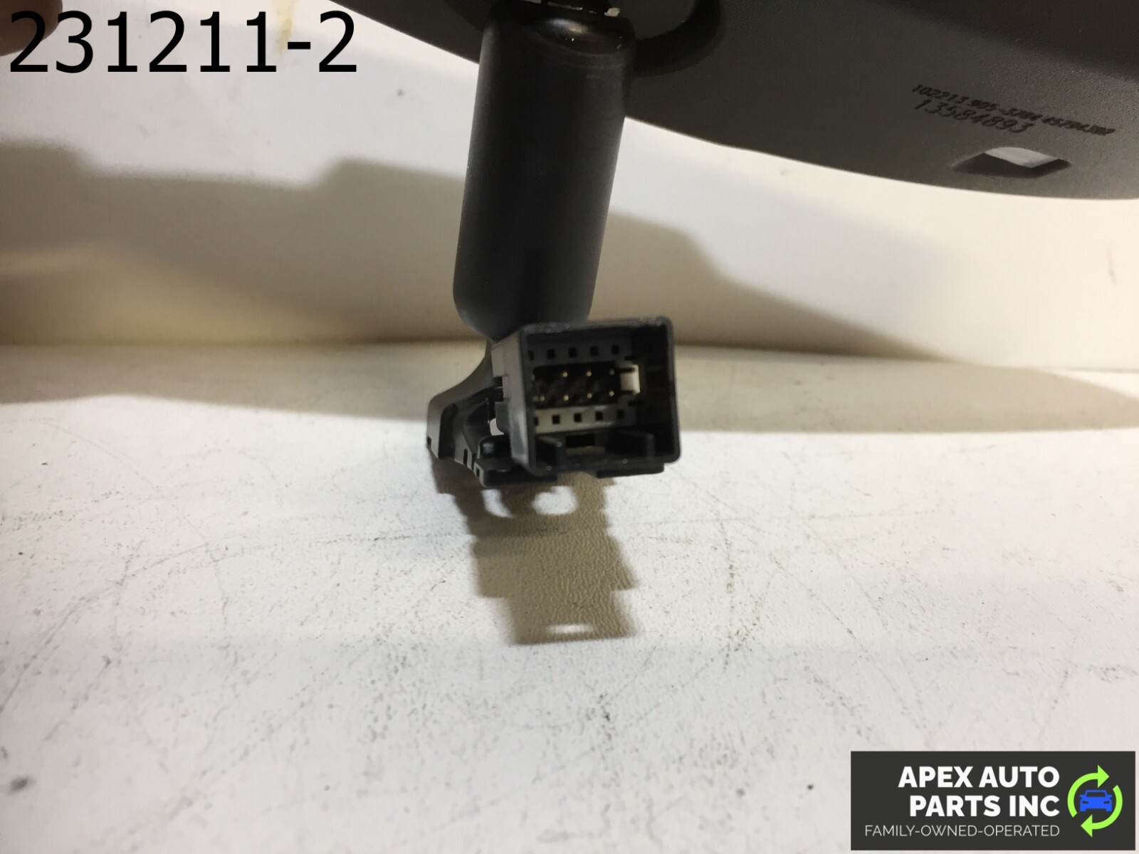 OEM GMC Terrain 2014 Rear View Mirror OnStar - Image 7
