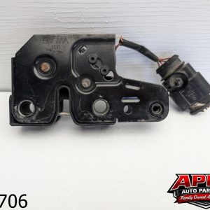 OEM 2006 Volkswagen Touareg 3.2L REAR TRUNK GLASS LOCK