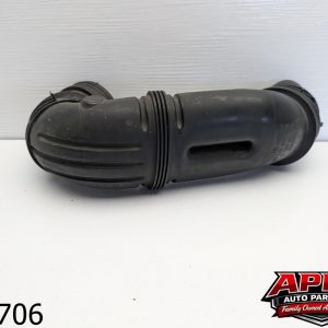 OEM 2006 Volkswagen Touareg 3.2L AIR INTAKE HOSE TUBE
