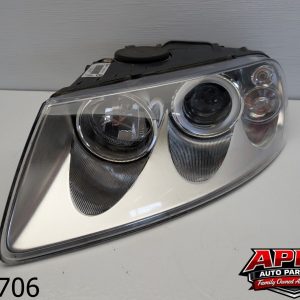 OEM 2006 Volkswagen Touareg 3.2L LEFT DRIVER SIDE HEADLIGHT HALOGEN