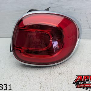 OEM 2014 Fiat 500L 1.4L PASSENGER RIGHT REAR SIDE TAIL LIGHT ASSEMBLY