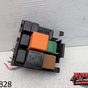 OEM 2001 Cadillac Catera 3.0L FUSE BOX RELAY SWITCH WIRE PANEL ECM ECU DASH