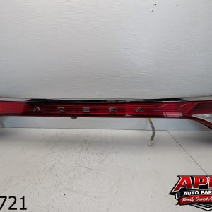 OEM 2014 Hyundai Azera 3.3L Trunk Center Tail Light License W/Emblem
