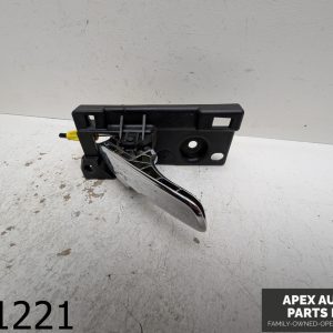 OEM 2013 Dodge Durango 3.6L RIGHT SIDE DOOR INTERIOR HANDLE