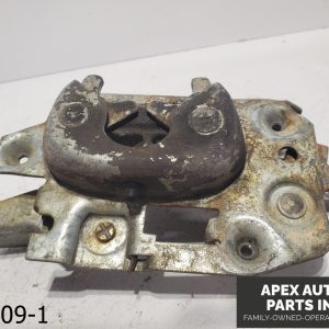OEM 1967 Ford Fairlane 3.3L FRONT SIDE DOOR LATCH