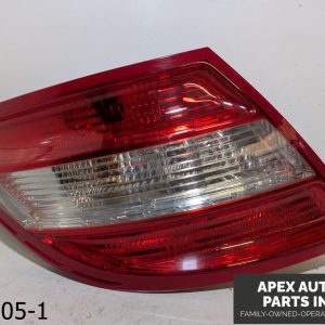 OEM 2008-2011 Mercedes C300 3.0L left Driver TAILLIGHT BRAKE LIGHT