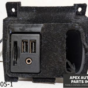 OEM 2013-2018 Cadillac ATS FRONT CENTER CONSOLE USB PORT AUX  INPUT PORT SOCKET