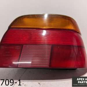 OEM 1997-2001 BMW 528i 2.8L SEDAN RIGHT TAILLIGHT