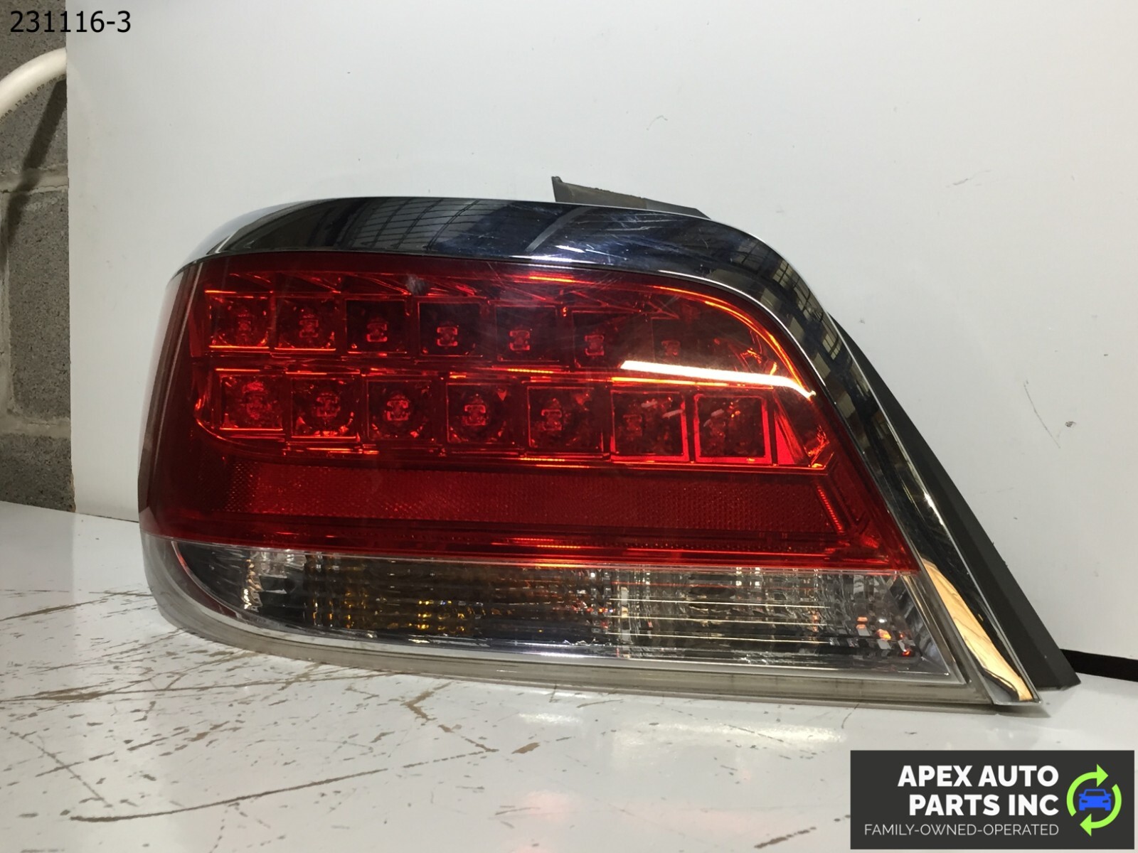 OEM 2010 Buick Lacrosse Outer Right Passenger LED Taillight Tail Light Assembly - Image 3