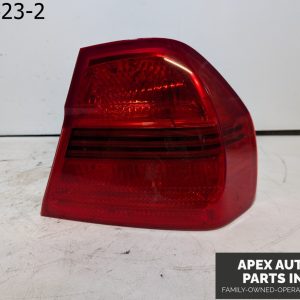 OEM 2007 BMW 328i 3L OUTER Right Passenger TAIL LIGHT LAMP