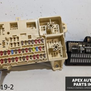 OEM 2000-2008 Jaguar S-Type 3.0L A/T UNDER DASH FUSE BOX ASSEMBLY