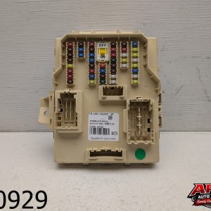 OEM 2015 Kia Sedona 3.3L Dash Instrument Cabin Fuse Junction Box
