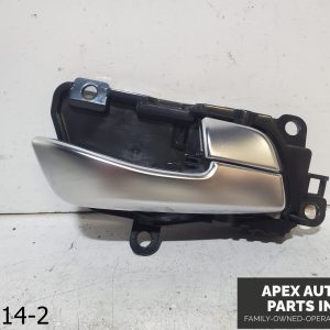 OEM 2016-2018 Kia Sorento 2.4L RIGHT SIDE INTERIOR DOOR HANDLE