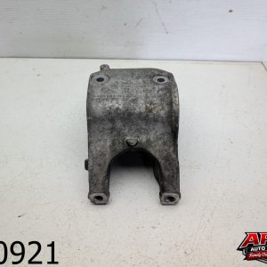 OEM 2015 Mercedes GLA250 2.0L ENGINE RIGHT LOWER MOUNT SUPPORT BRACKET